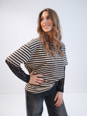 Maglia in viscosa a righe con maniche in pizzo