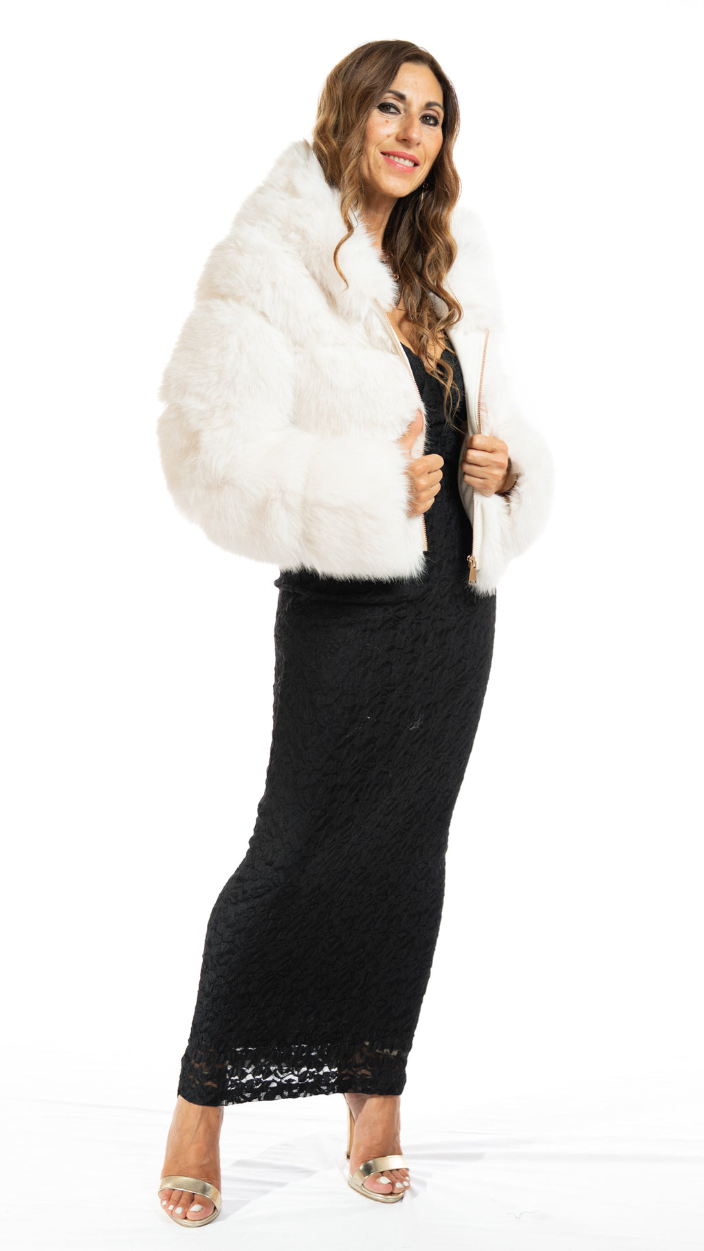 Pelliccia Ecofur corta con cappuccio