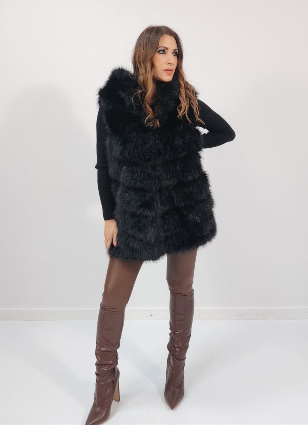 Smanicato in eco-pelliccia Nero