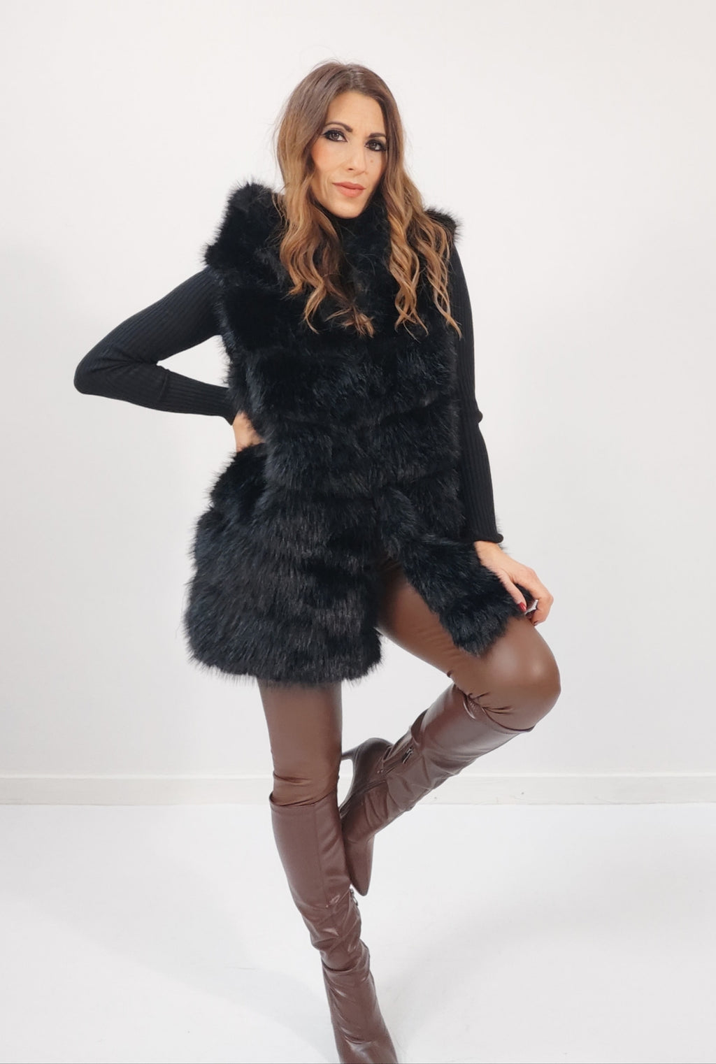Smanicato in eco-pelliccia Nero