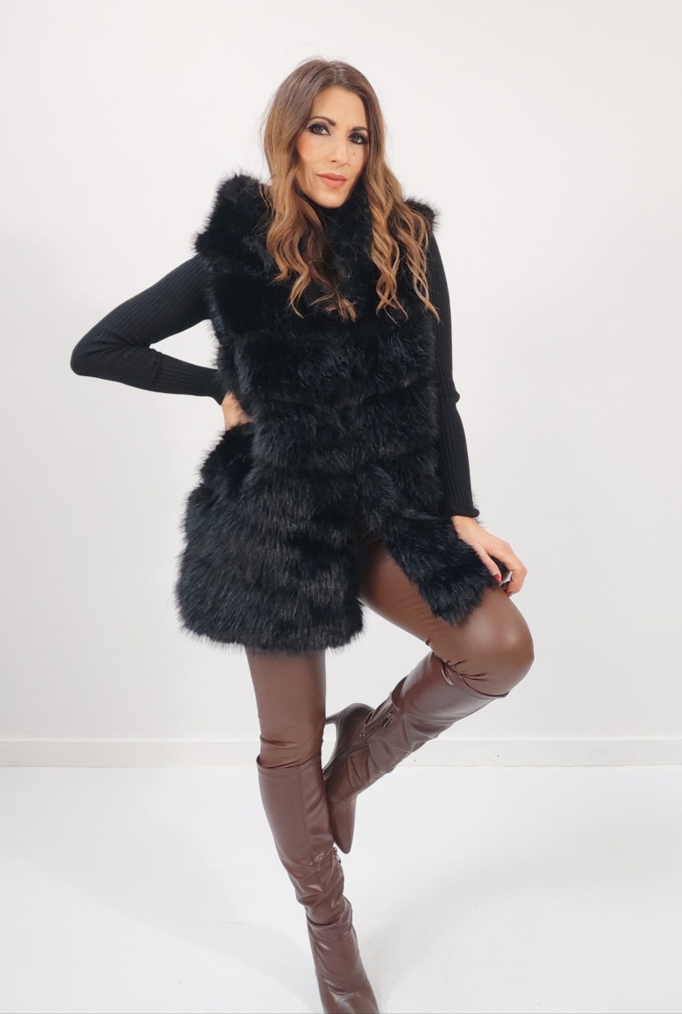 Smanicato in eco-pelliccia Nero