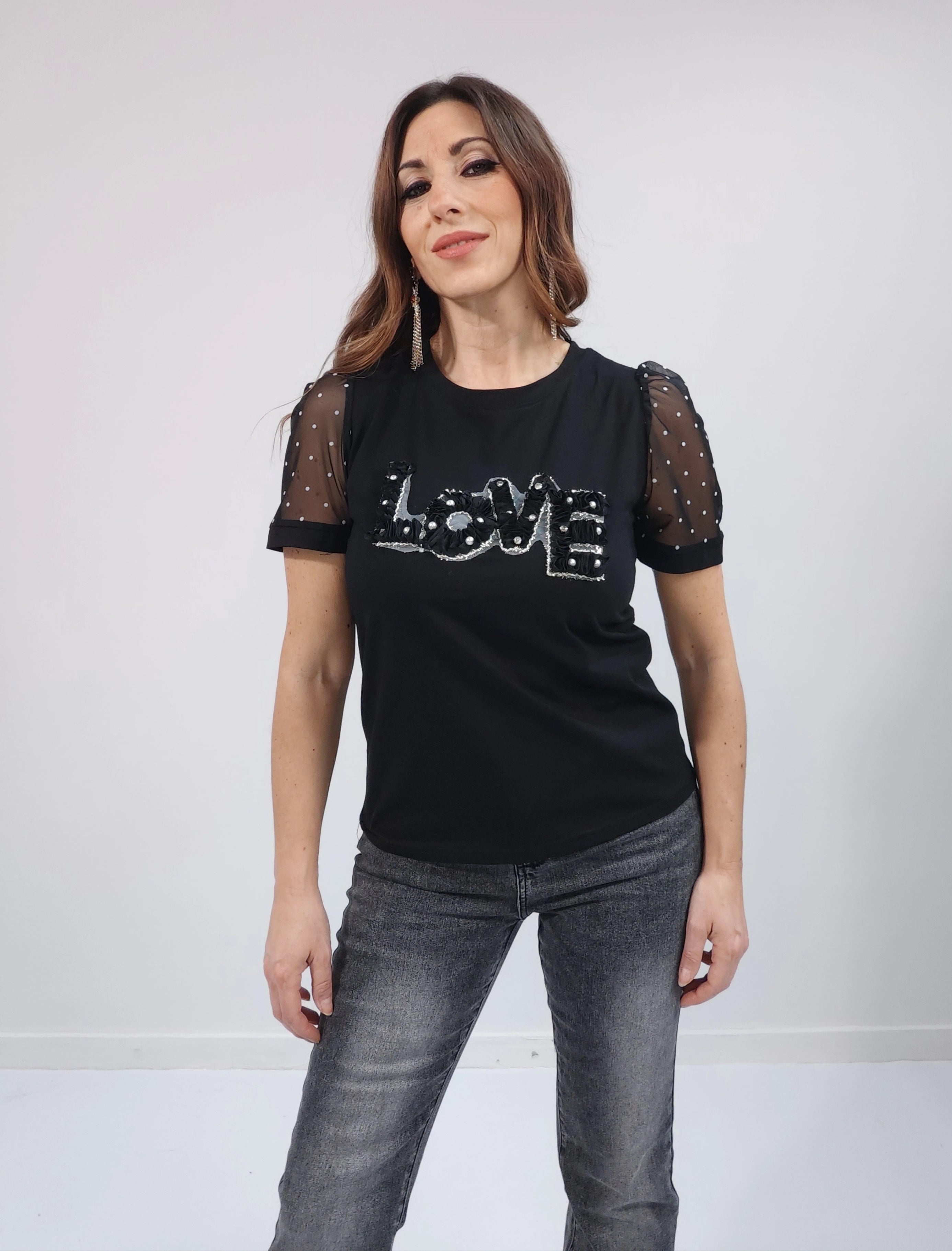T-shirt ""love"" nera