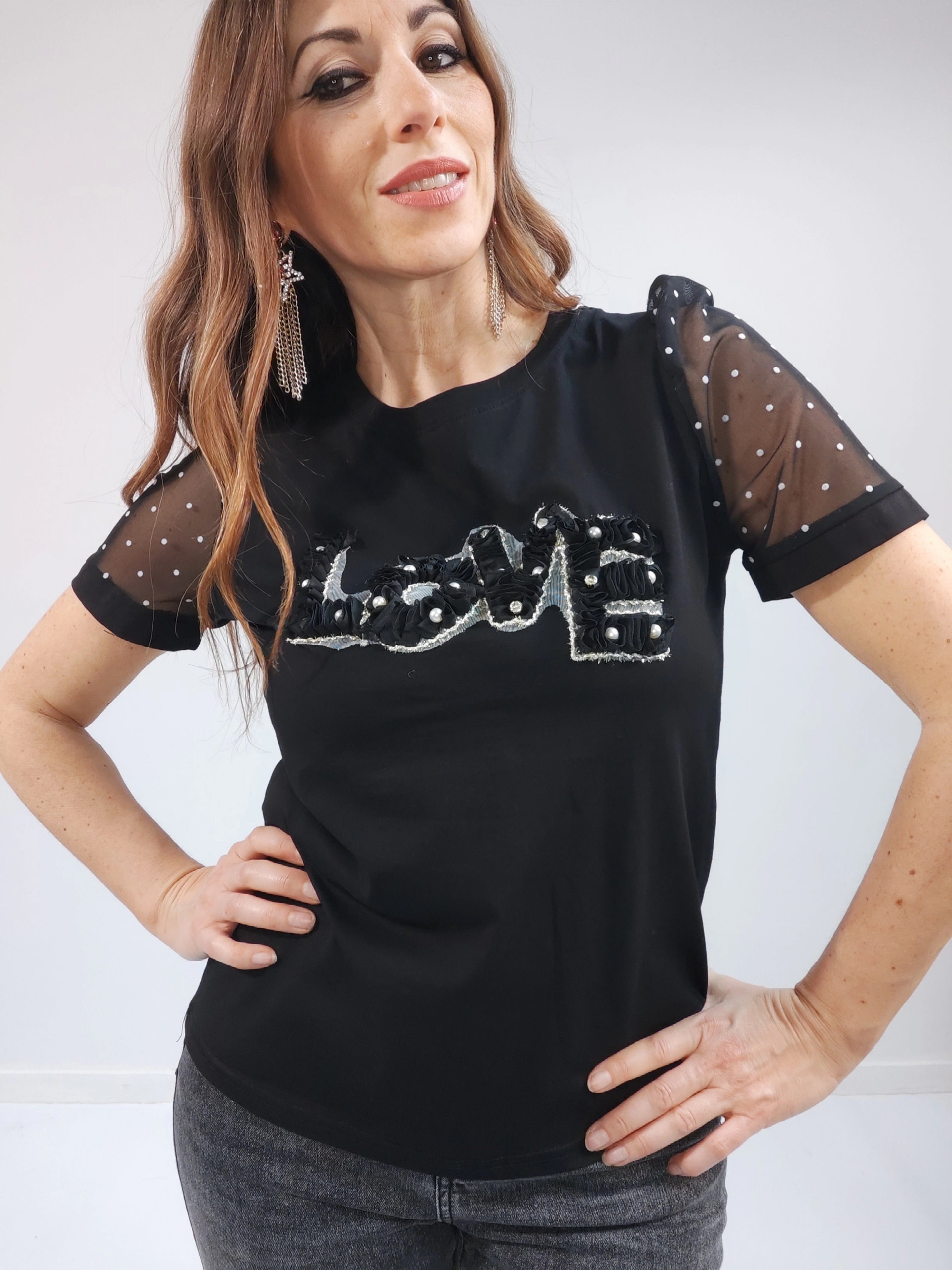 T-shirt ""love"" nera